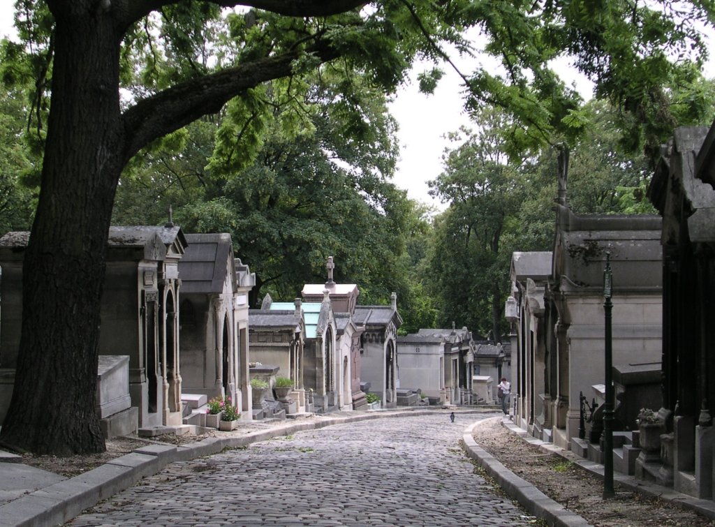 Cimetière du Père-Lachaise : une promenade parmi les légendes — Paris